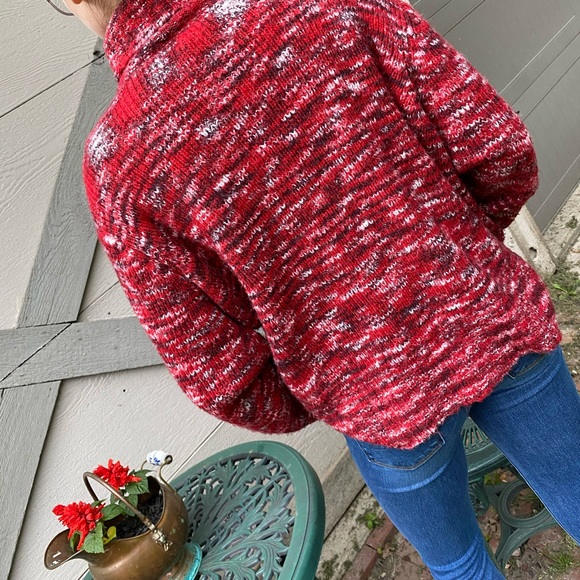 Venezia Jeans oversized red turtleneck sweater - Picture 4 of 8